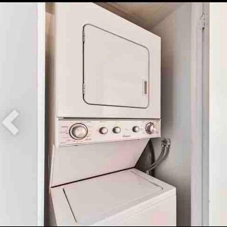شقة Beautiful Unit In Heart Of Downtown تورونتو المظهر الخارجي الصورة