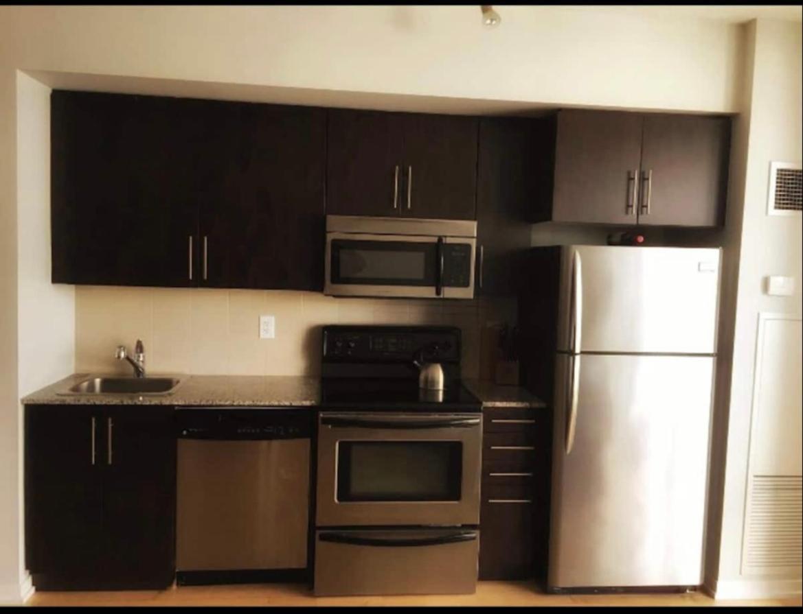 شقة Beautiful Unit In Heart Of Downtown تورونتو المظهر الخارجي الصورة